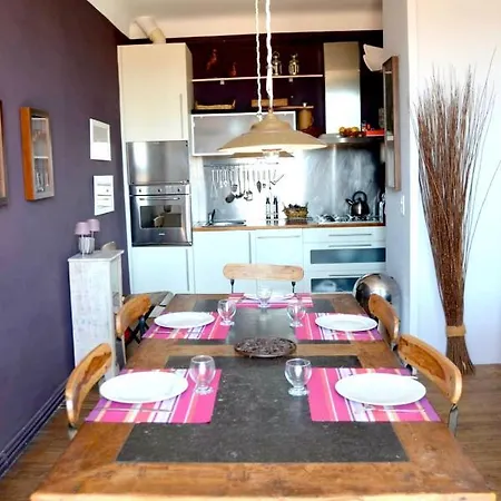 Appartement De 4 Chambres A St Jean De Luz Avec Magnifique Vue Sur La Montagne Balcon Et Wifi A 150 M De La Plage